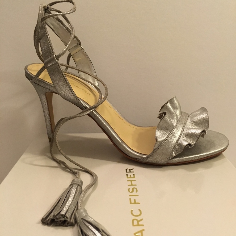 New in Box Marc Fisher Tassel Ankle Straps Size 9